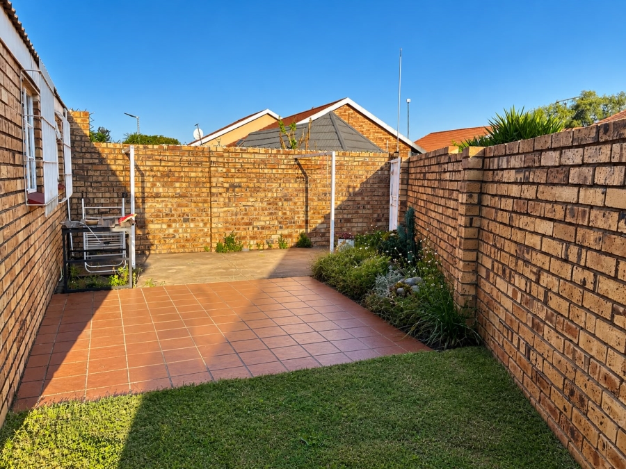 2 Bedroom Property for Sale in Stilfontein North West